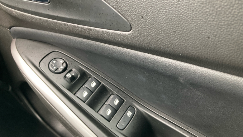 Vauxhall Grandland 1.5 Turbo D Ultimate 5dr Auto Diesel Hatchback